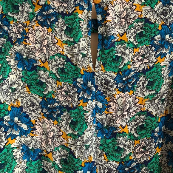 EUC Blouse by banana republic large floral gold blue white black short sleeve - Picture 11 of 11